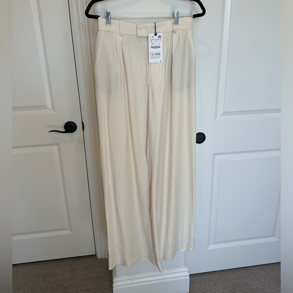 Zara - Wide Leg Flowy Pants